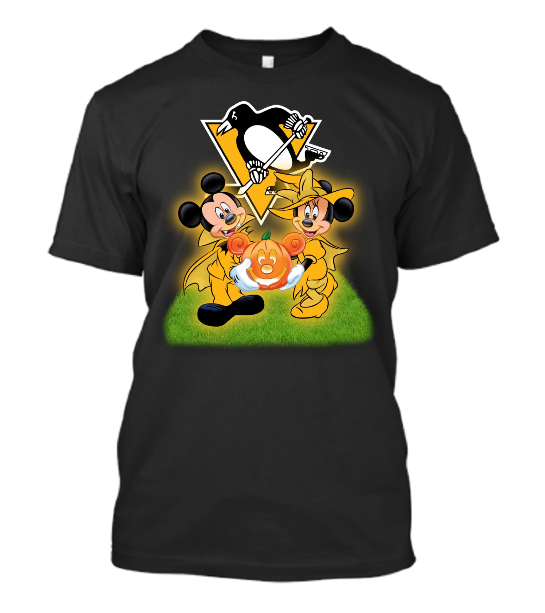 Pittsburgh Penguins Halloween Mickey And Minnie Holding Pumpkin T-Shirt