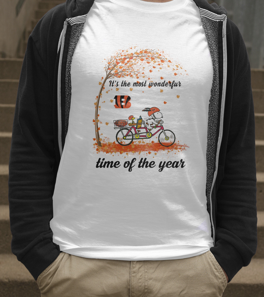 Cincinnati Bengals Snoopy It's The Most Wonderful Time Of The Year Autumn T-Shirt