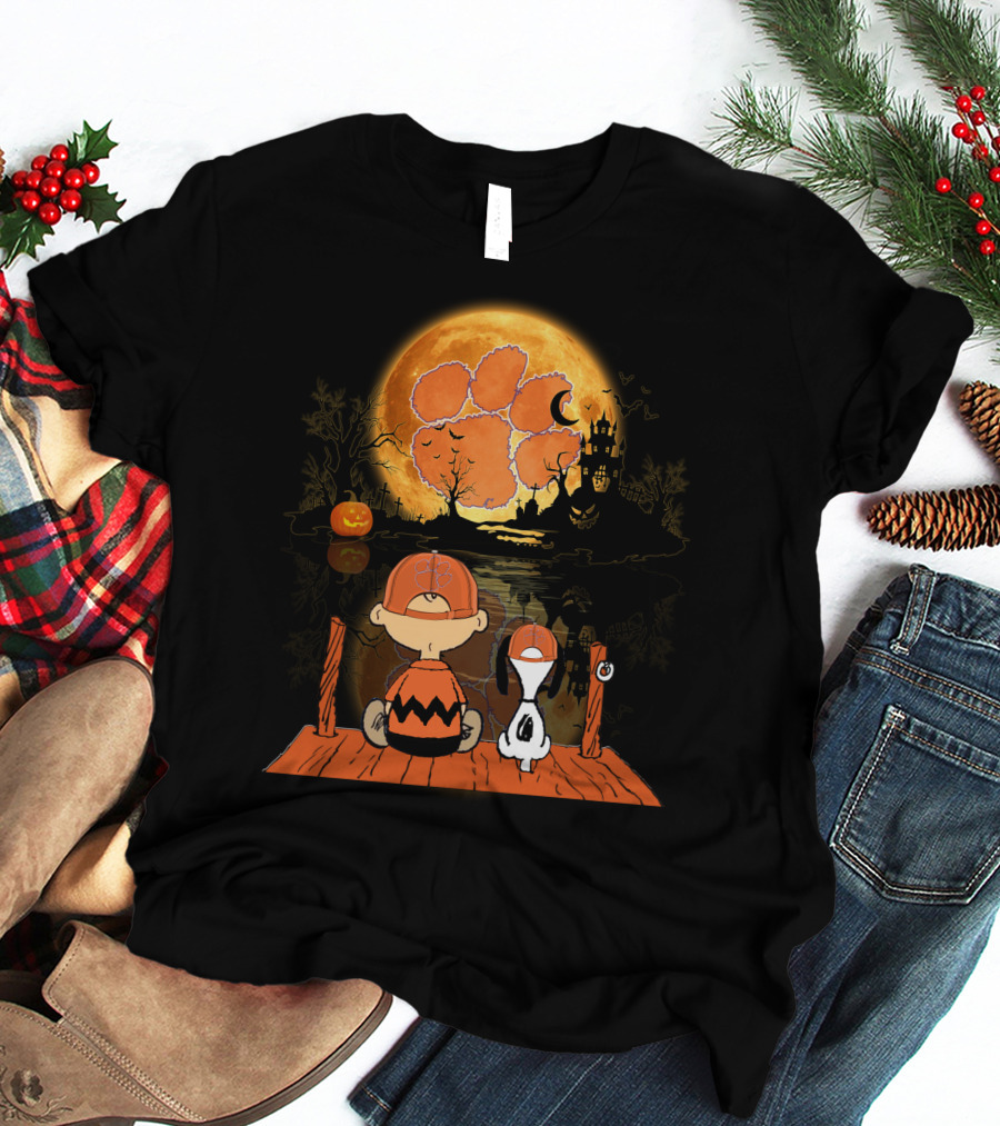 Clemson Tigers Halloween Full Moon Pumpkin Charlie And Snoopy Silhouette Scene T-Shirt
