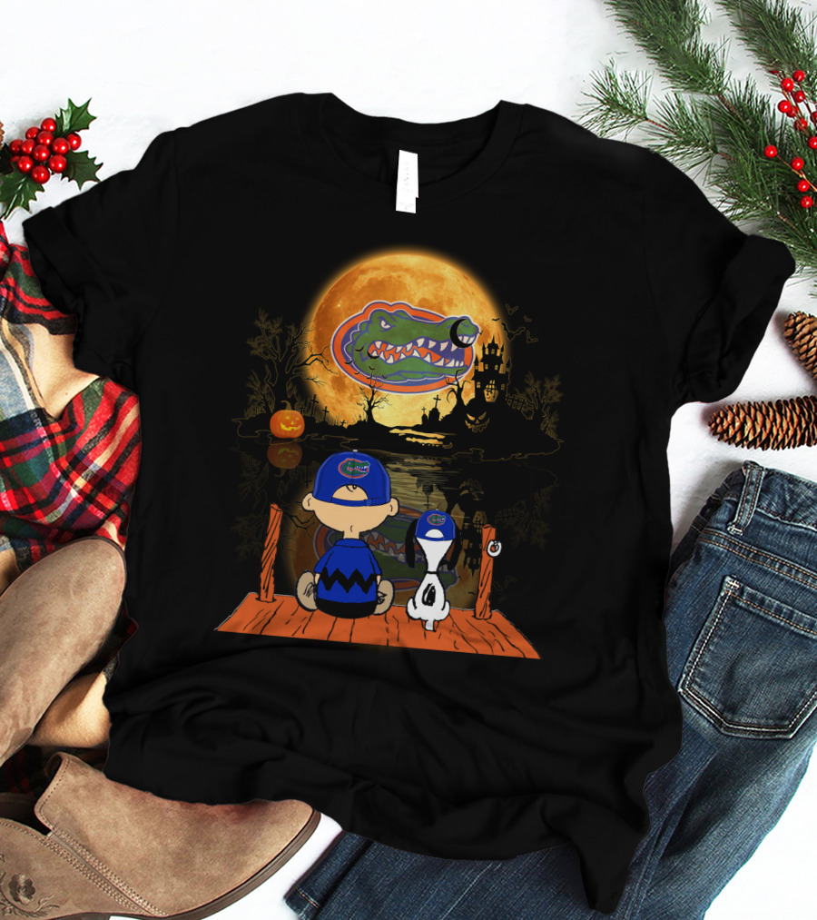 Florida Gators Halloween Moon Alligator Peanuts Charlie Brown And Snoopy T-Shirt
