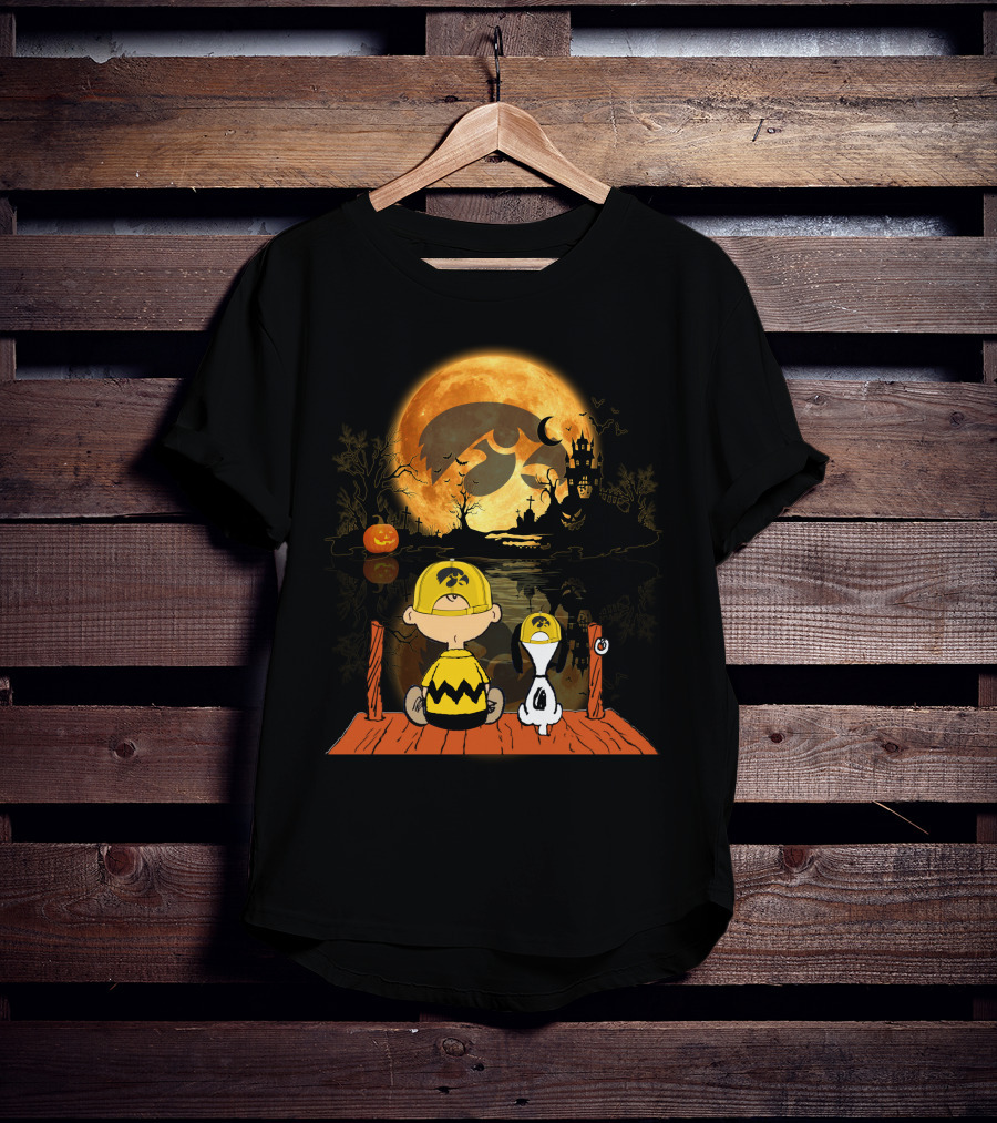 Iowa Hawkeyes Halloween Full Moon Peanuts Reflection T-Shirt