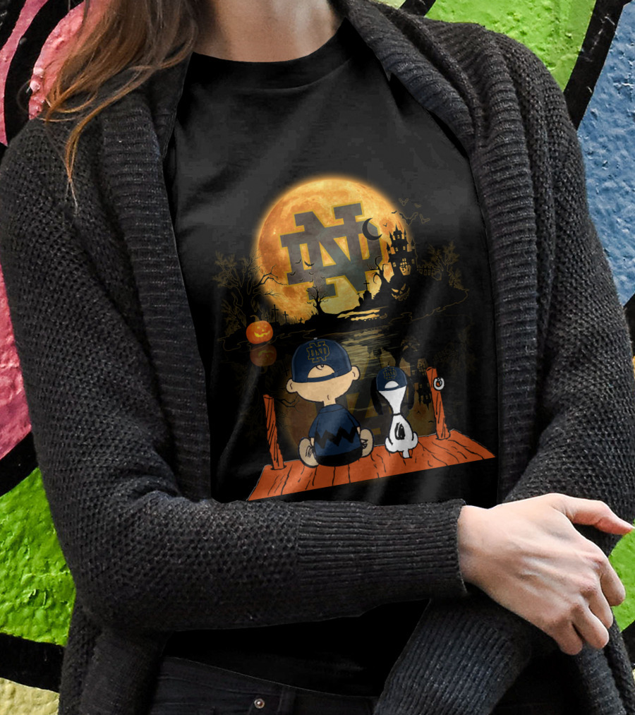 Notre Dame Fighting Irish Halloween Moonlit Scene With Peanuts Characters T-Shirt