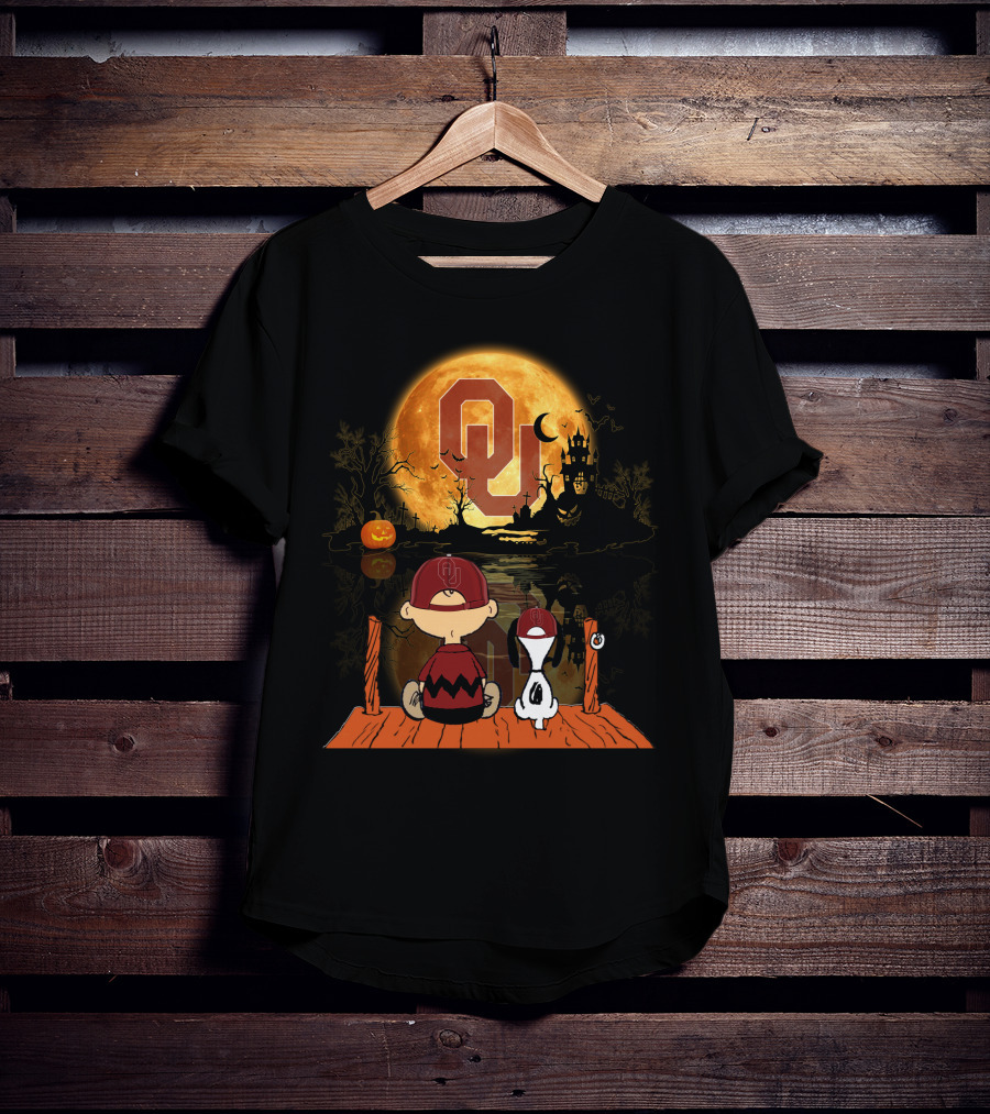 Oklahoma Sooners Halloween Moon Charlie Brown And SnoopyOU Haunted House T-Shirt