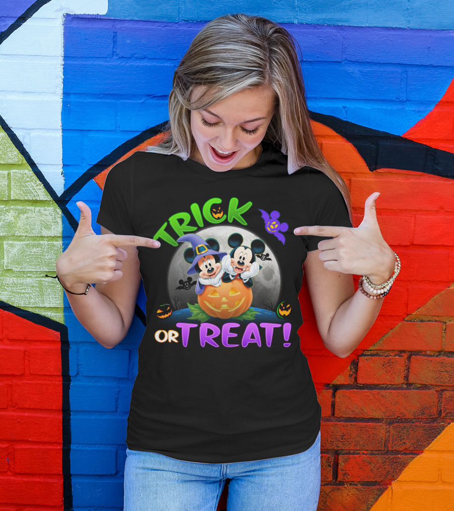 Trick Or Treat Mickey And Minnie Halloween Jack-O'-Lantern Moon T-Shirt
