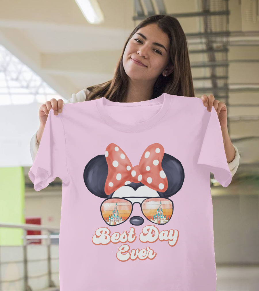 Minnie Mouse Best Day Ever Castle Sunglasses T-Shirt
