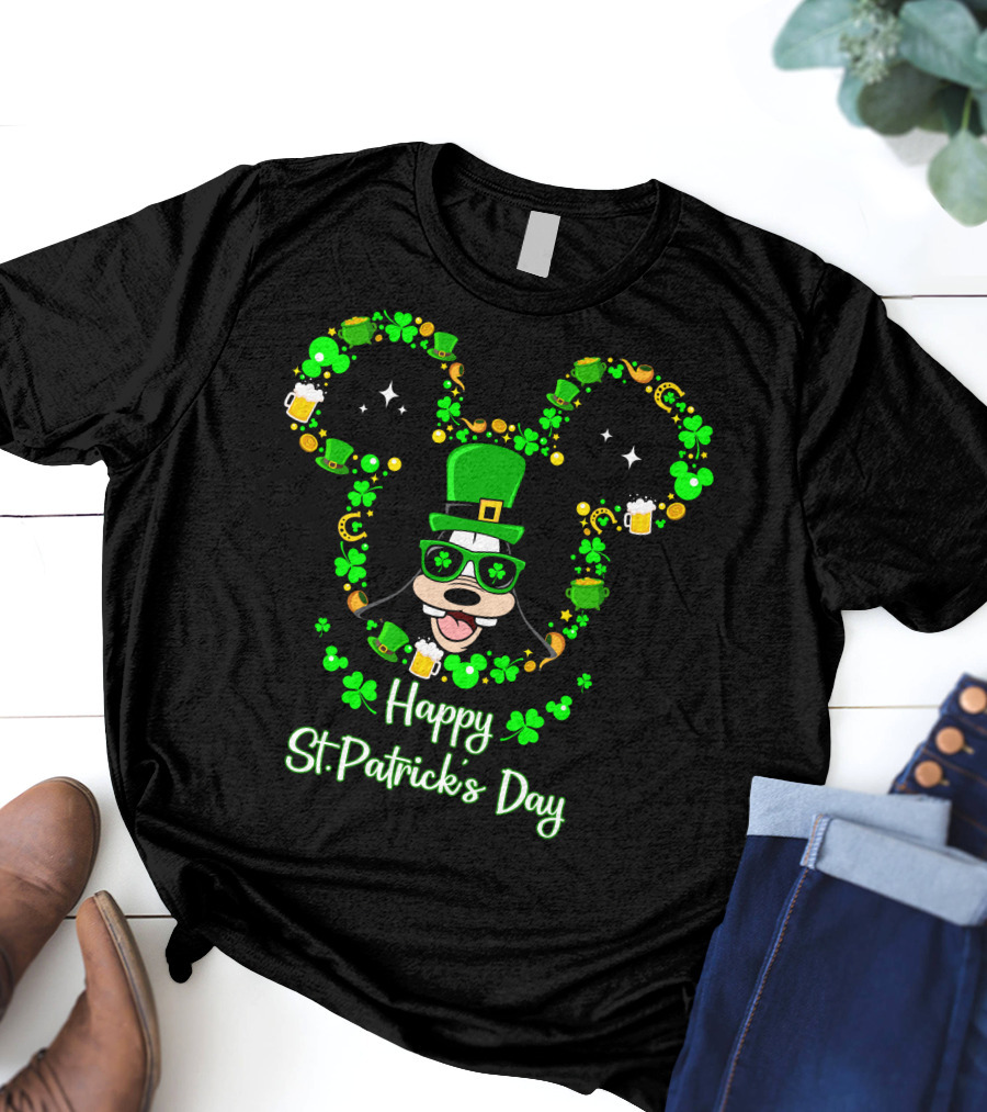 Happy St. Patrick's Day Goofy With Shamrocks And Leprechaun Hat T-Shirt
