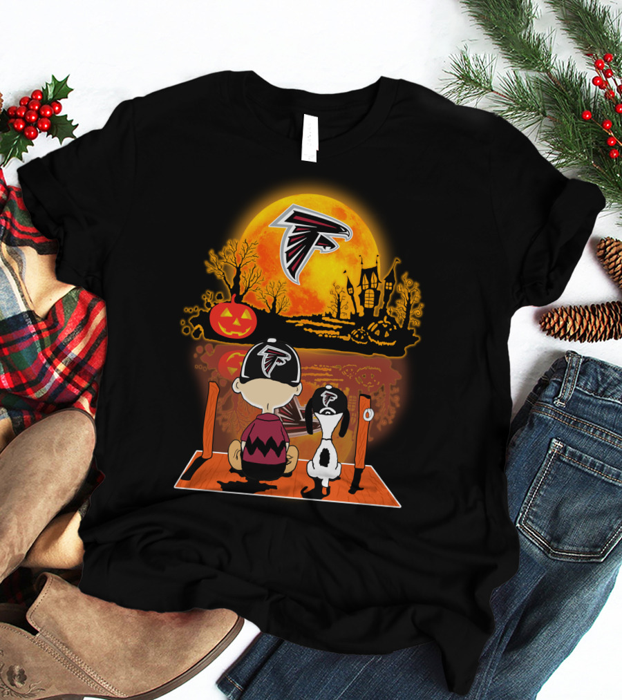 Atlanta Falcons Snoopy And Charlie Brown Halloween Pumpkin Moon Scene T-Shirt