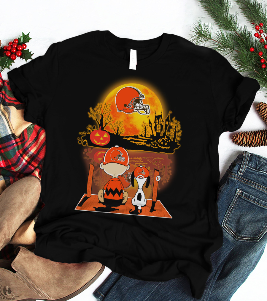 Cleveland Browns Halloween Snoopy Charlie Brown Pumpkin Moon Scene T-Shirt