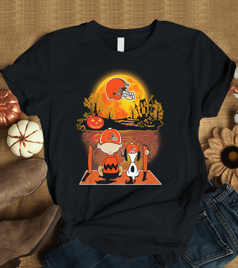 Cleveland Browns Halloween Snoopy Charlie Brown Pumpkin Moon Scene T-Shirt