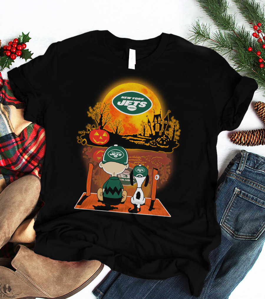 New York Jets Halloween Snoopy And Charlie Brown With Pumpkin T-Shirt