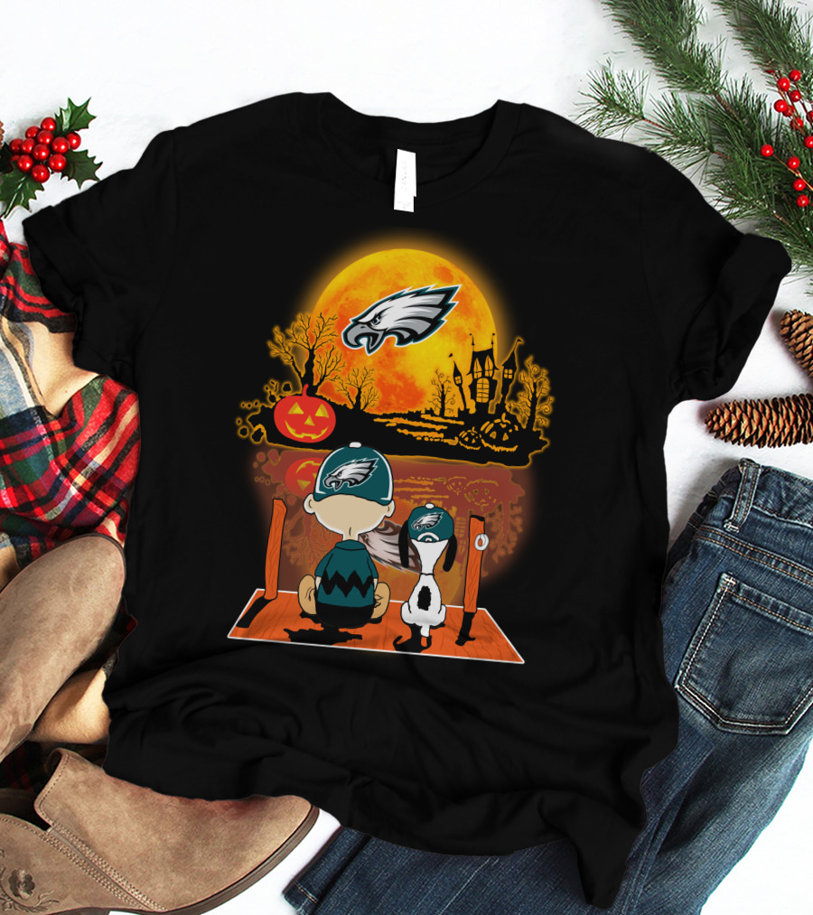 Philadelphia Eagles Snoopy Charlie Brown Halloween Pumpkin Moon T-Shirt