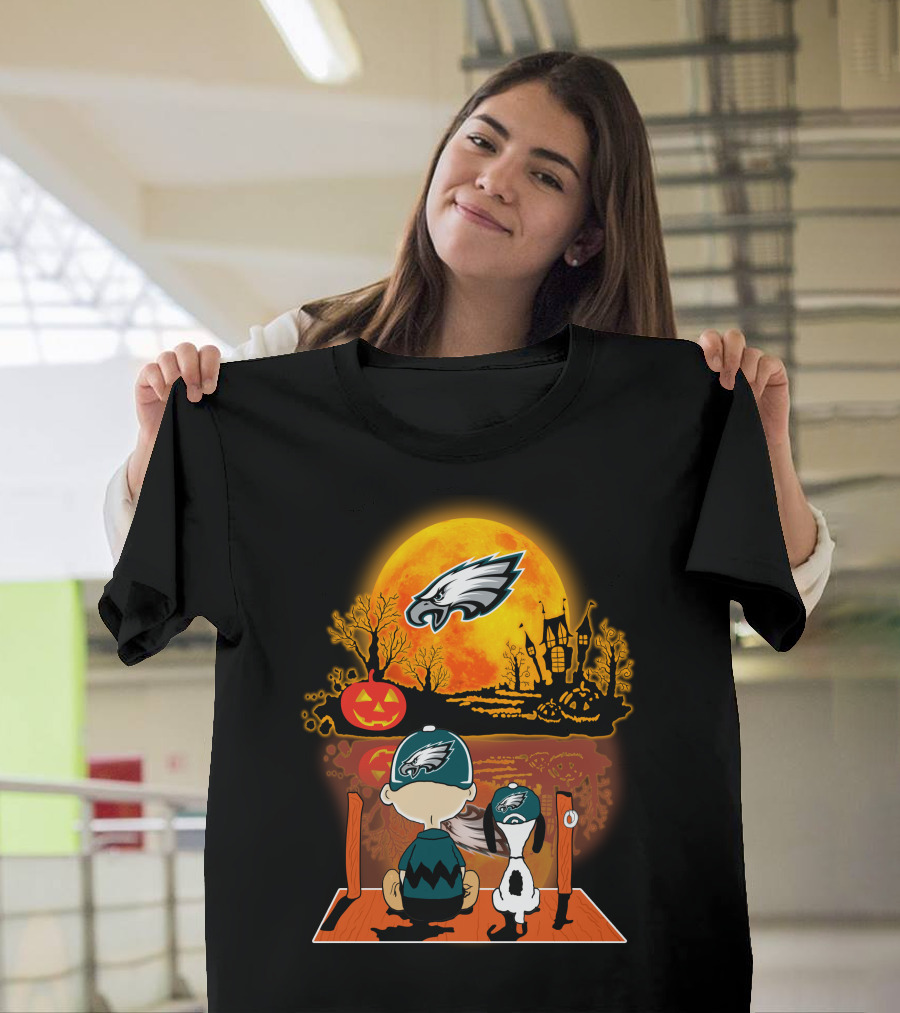 Philadelphia Eagles Snoopy Charlie Brown Halloween Pumpkin Moon T-Shirt