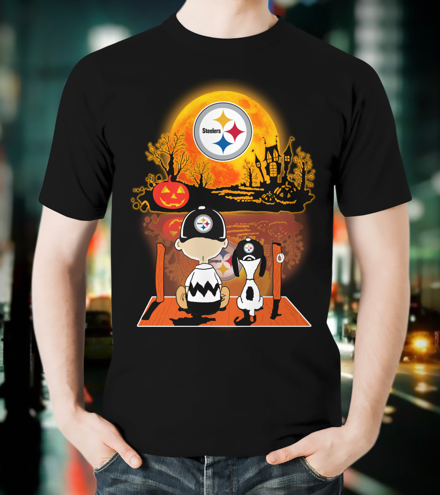 Pittsburgh Steelers Snoopy Charlie Brown Halloween Pumpkin Moon House T-Shirt