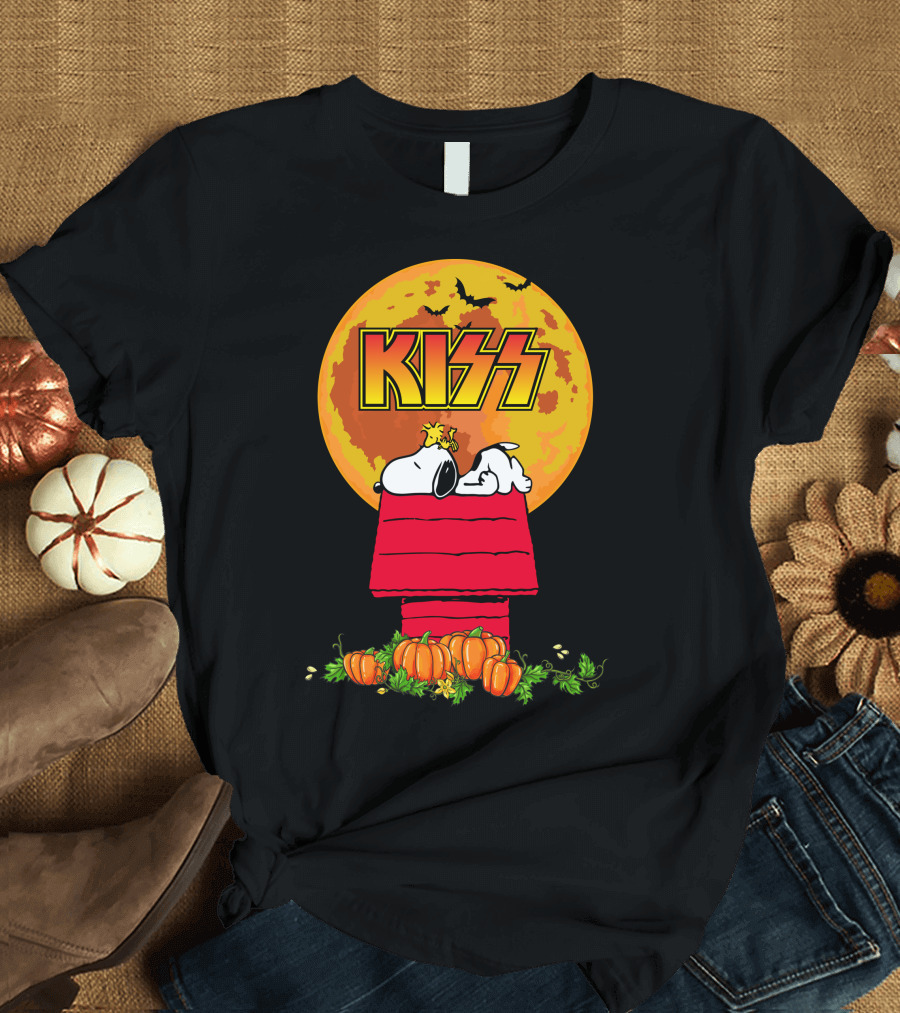 KISS Snoopy Halloween Pumpkin Moon Scene T-Shirt