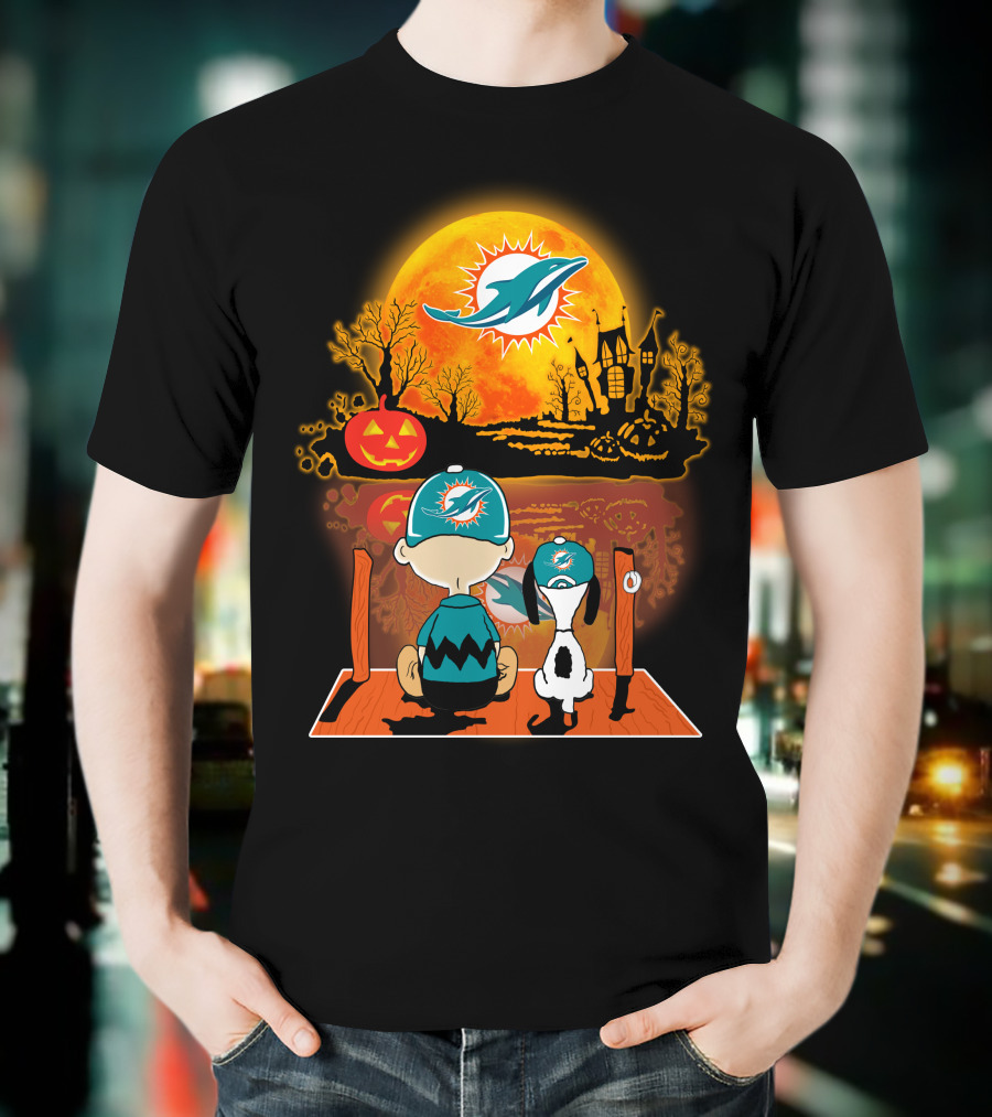 Miami Dolphins Snoopy And Charlie Brown Halloween Pumpkin Moon T-Shirt