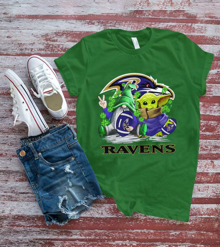 Baltimore Ravens St. Patrick's Day Football Gnome And Baby Alien With Shamrocks T-Shirt