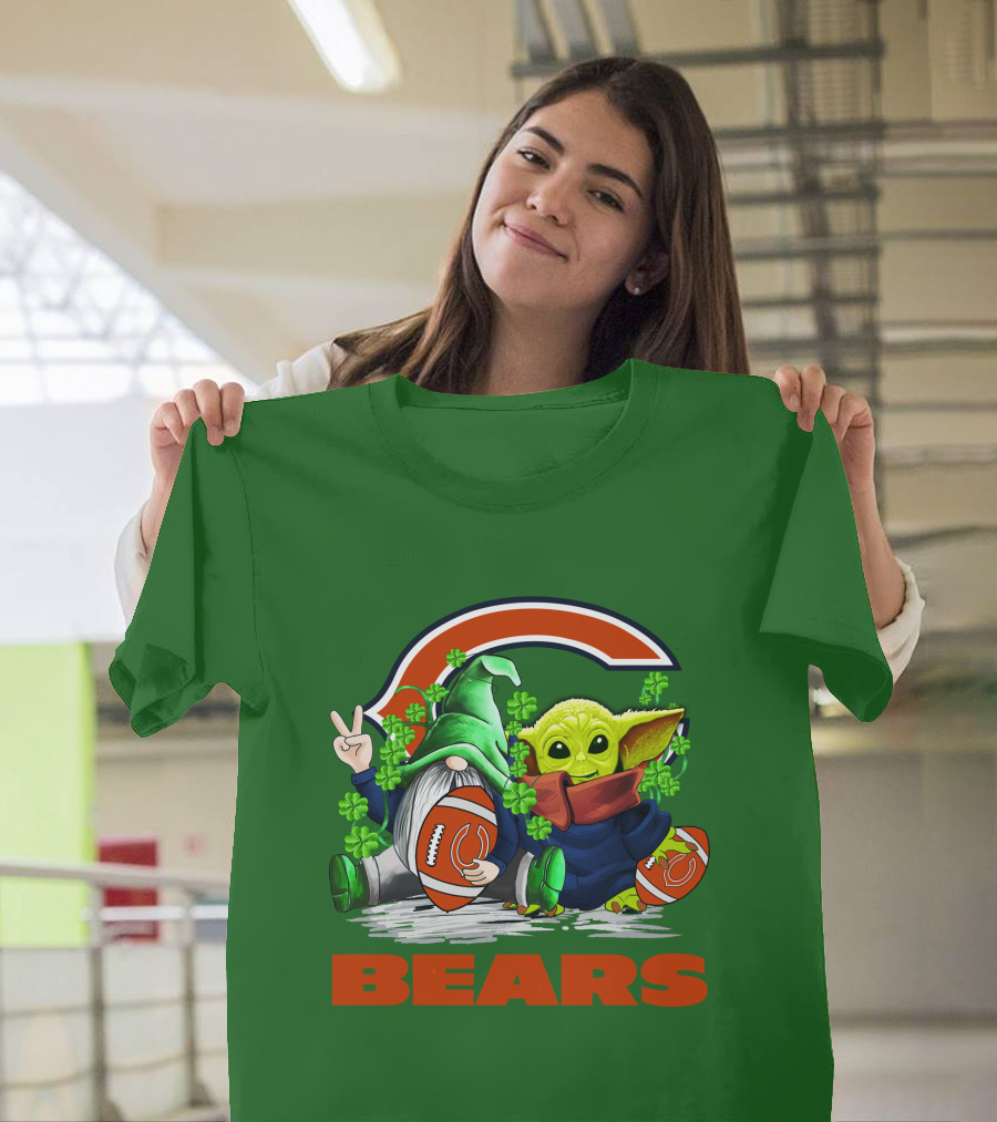 Chicago Bears St. Patrick's Day Football Gnome And Baby Alien T-Shirt