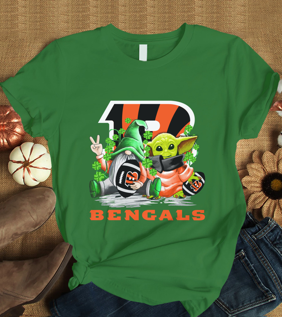 Cincinnati Bengals St. Patrick's Day Gnome And Baby Yoda Football T-Shirt