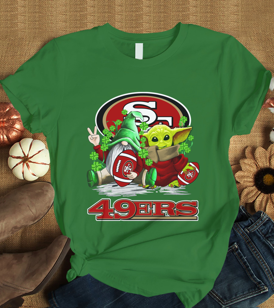 San Francisco 49ers Football St. Patrick's Day Gnome And Baby Yoda 49ers T-Shirt