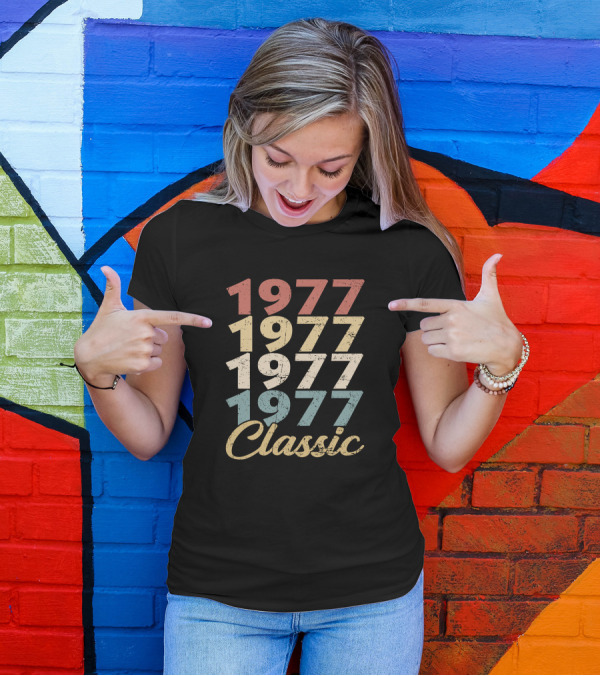 1977 Classic Vintage T-Shirt