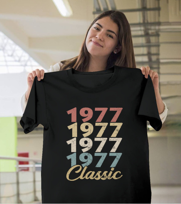 1977 Classic Vintage T-Shirt