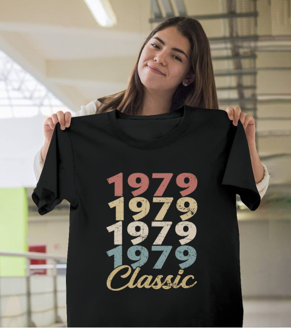 1979 Classic Retro Vintage Aesthetic T-Shirt