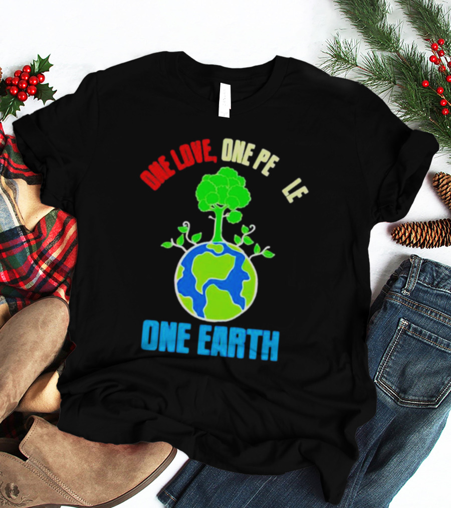 One Love One People One Earth Green Tree Globe Earth Day T-Shirt