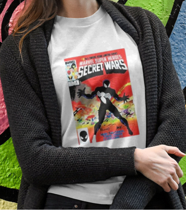Marvel Super Heroes Secret Wars Spider-Man Black Suit Comic Cover T-Shirt