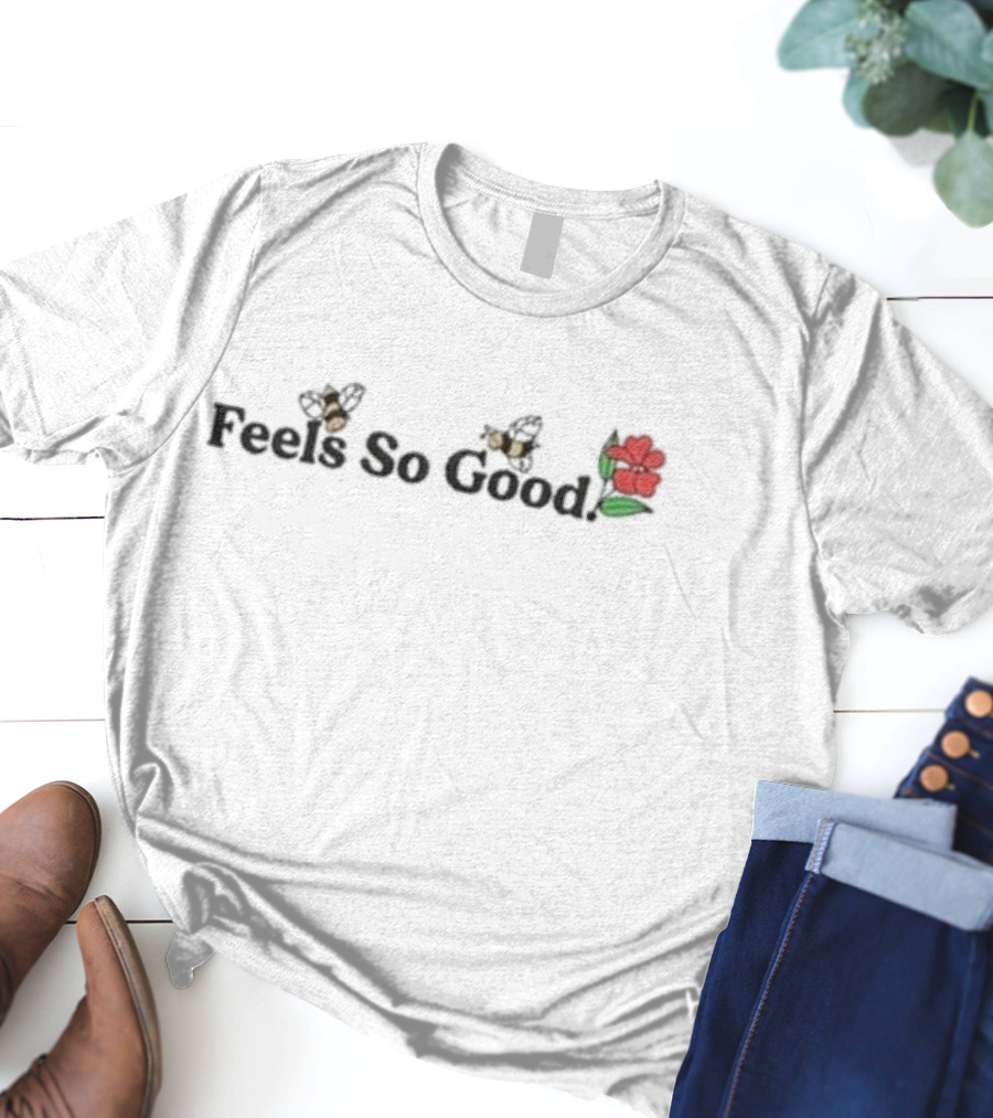 Bee Feels So Good With Red Rose And Bees T-Shirt