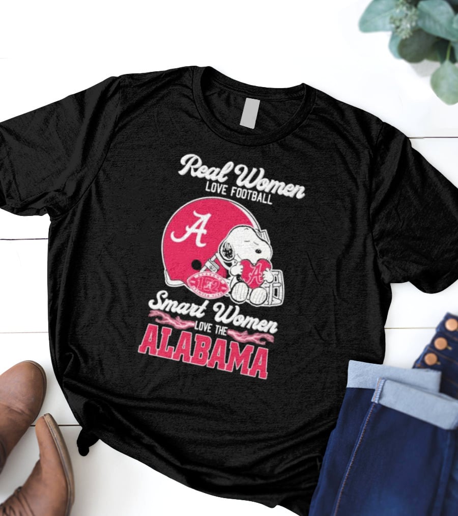 Real Women Love Football Smart Women Love The Alabama Crimson Tide 132 Season Snoopy Helmet T-Shirt