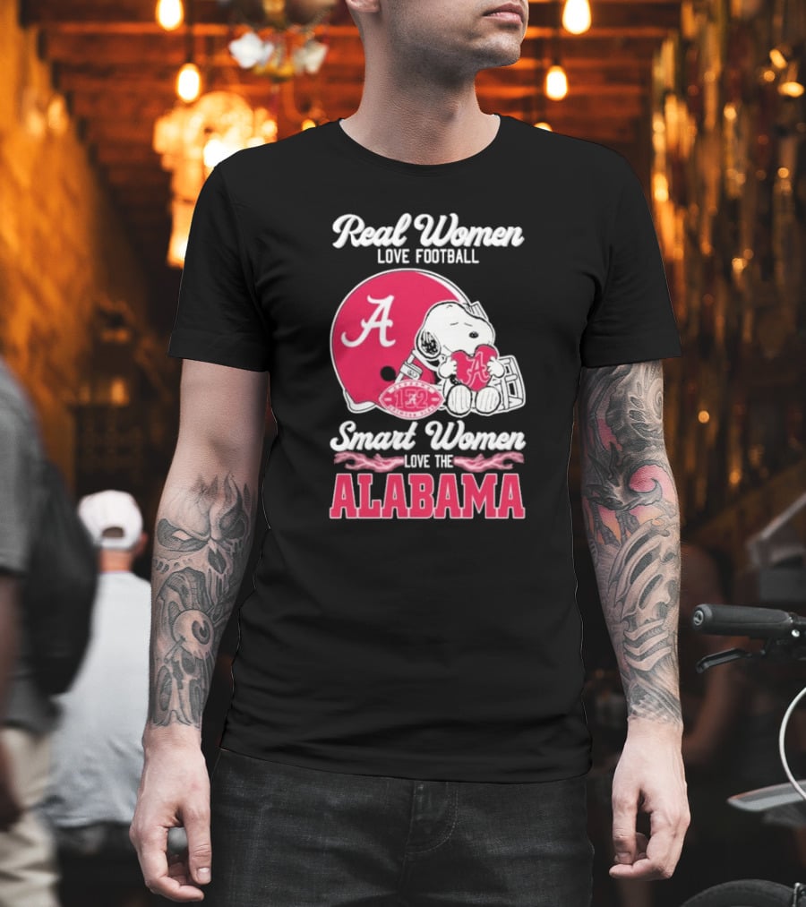 Real Women Love Football Smart Women Love The Alabama Crimson Tide 132 Season Snoopy Helmet T-Shirt