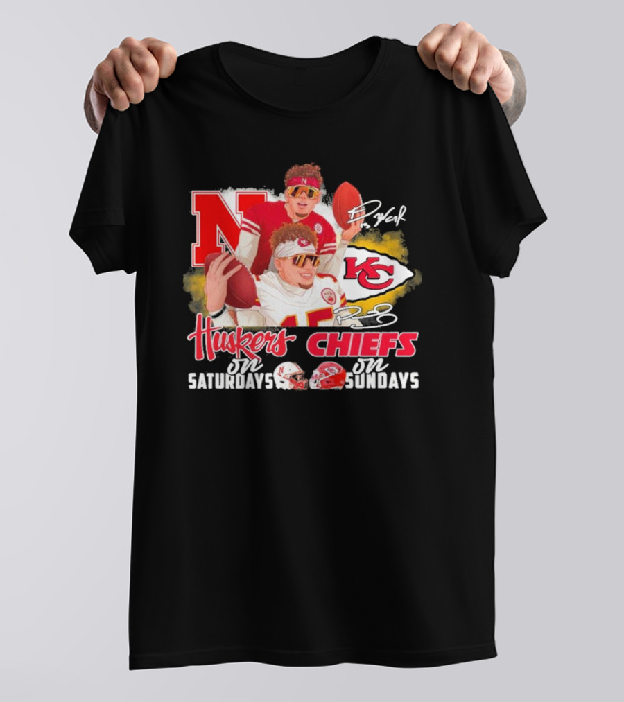 Friends Raiola Mahomes Huskers Saturdays Chiefs Sundays Signatures T-Shirt