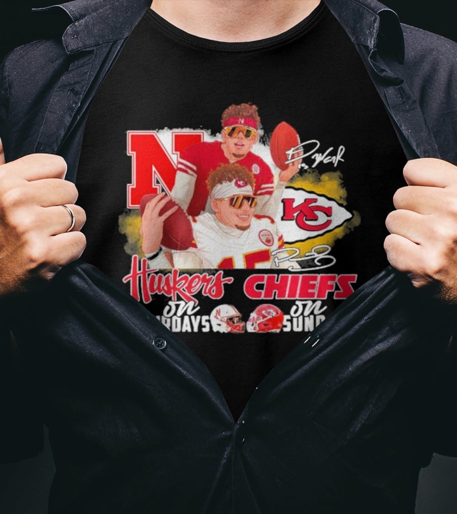 Friends Raiola Mahomes Huskers Saturdays Chiefs Sundays Signatures T-Shirt