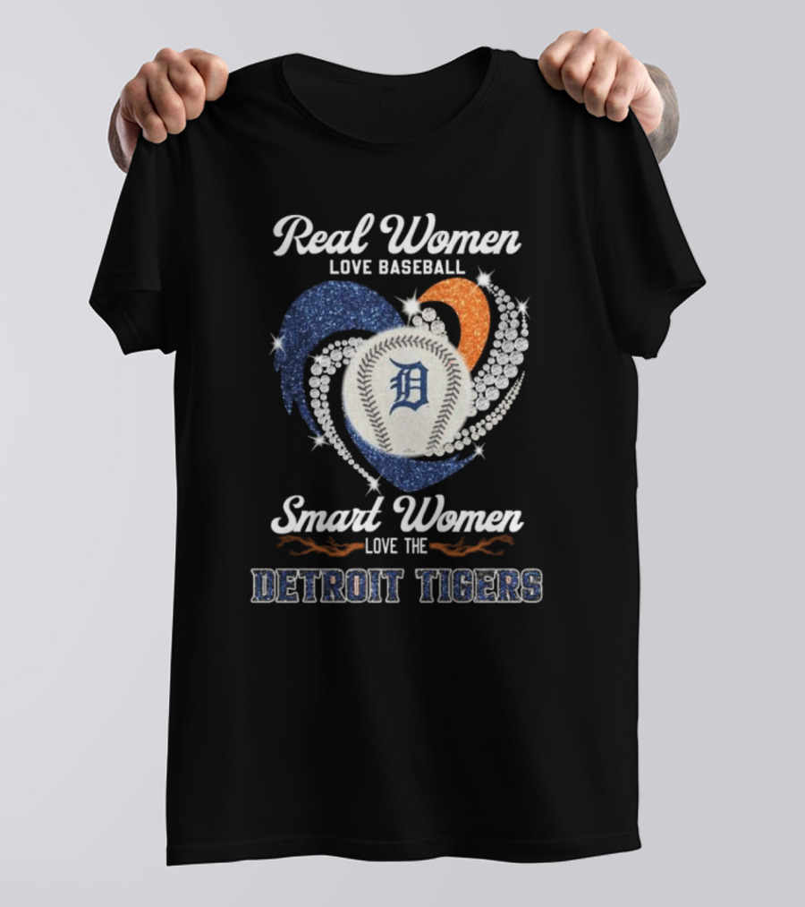 Real Women Love Baseball Smart Women Love The Detroit Tigers Diamond Heart T-Shirt