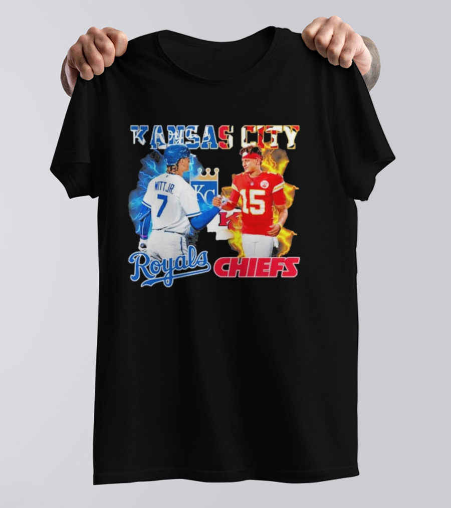 Kansas City Royals Bobby Witt Jr Shake Hands Chiefs Patrick Mahomes T-Shirt