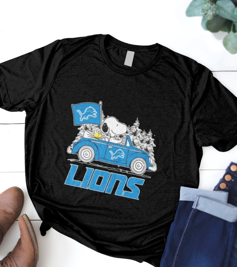 Detroit Lions Snoopy Peanuts Car Christmas Sports T-Shirt