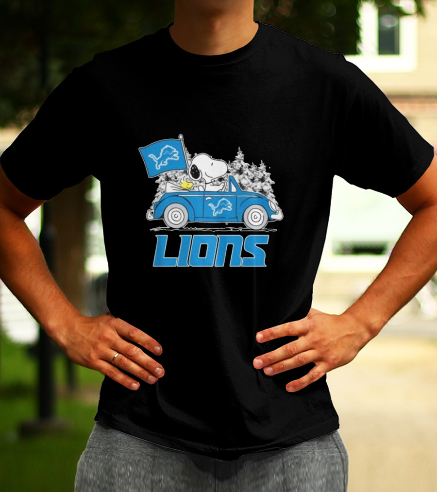 Detroit Lions Snoopy Peanuts Car Christmas Sports T-Shirt