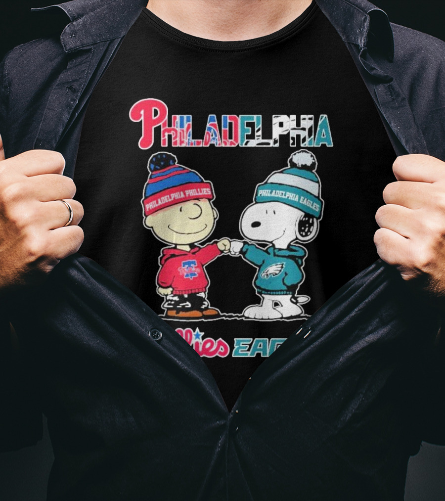 Philadelphia Phillies Eagles Snoopy Charlie Brown Fist Bump Collaboration T-Shirt