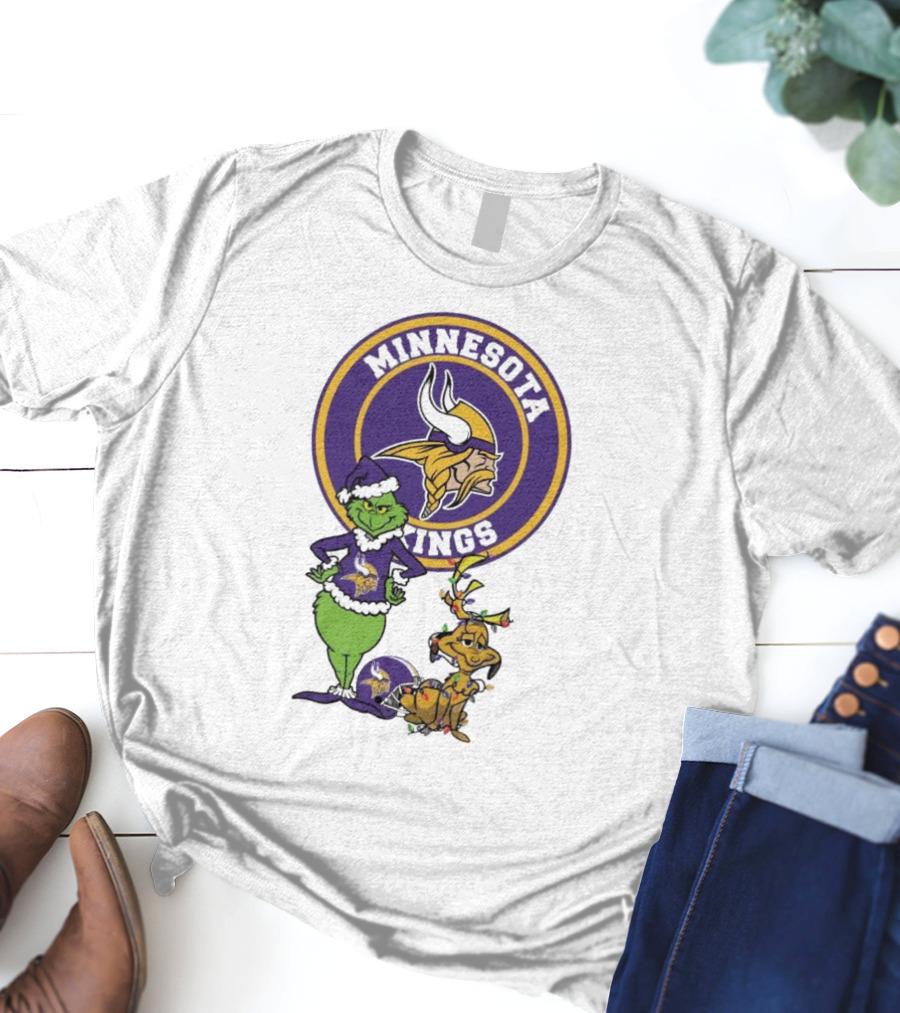 Minnesota Vikings Grinch And Max Merry Christmas T-Shirt