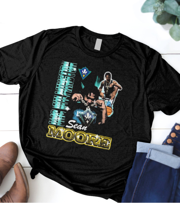 UNC Wilmington Seahawks Sean Moore 90s Basketball T-Shirt