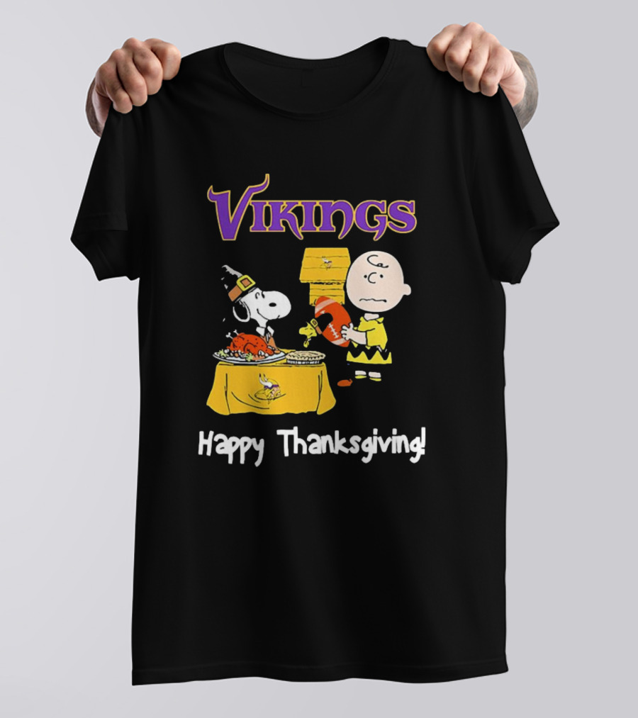 Peanuts Minnesota Vikings NFL Football Snoopy Charlie Brown Happy Thanksgiving T-Shirt