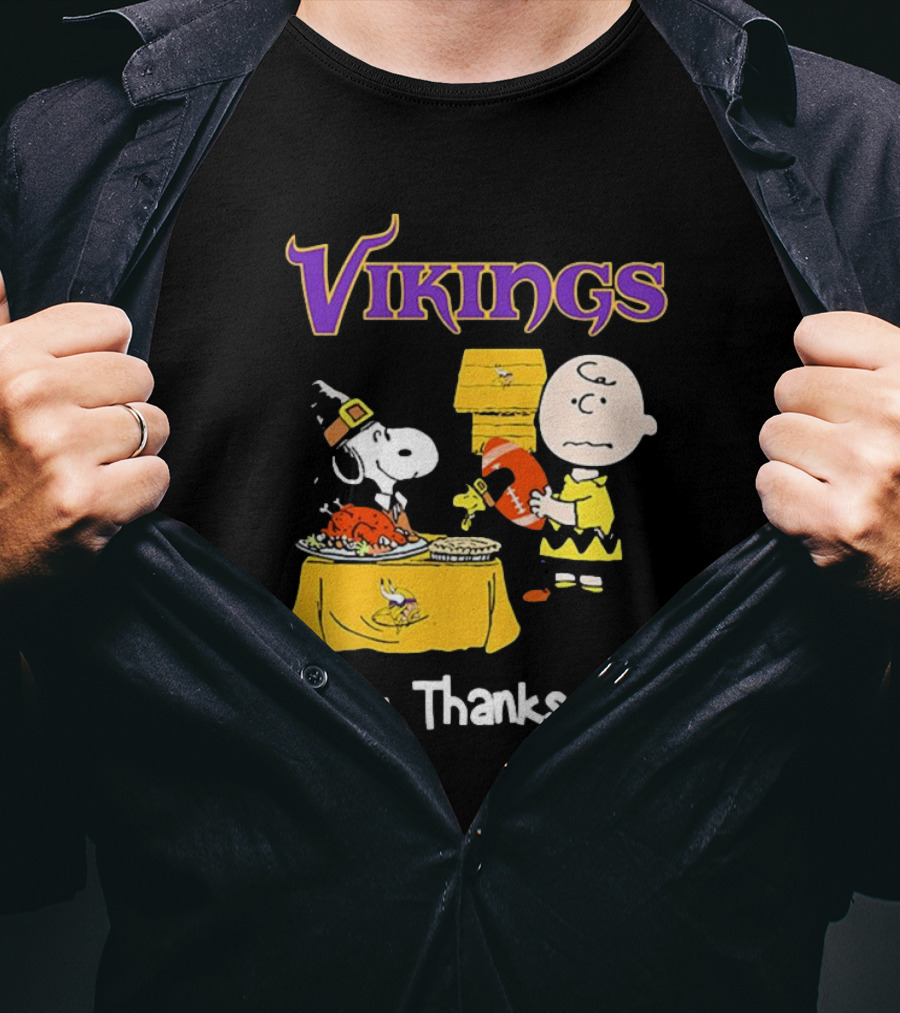 Peanuts Minnesota Vikings NFL Football Snoopy Charlie Brown Happy Thanksgiving T-Shirt