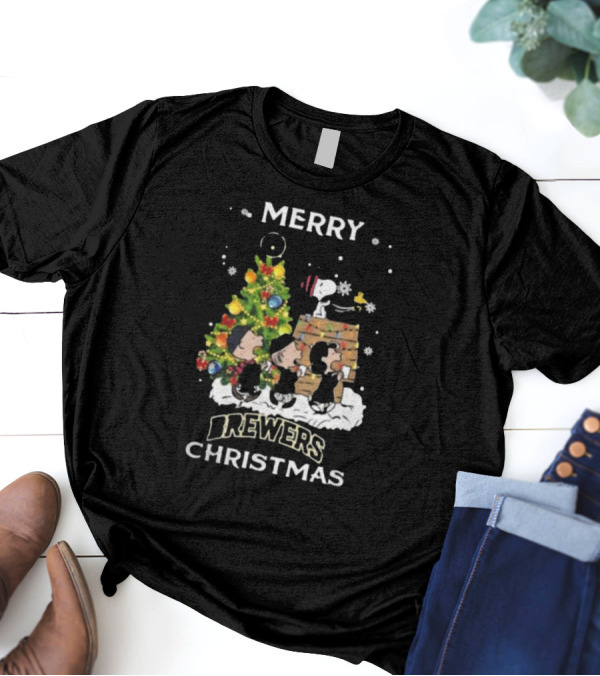 Milwaukee Brewers Snoopy Merry Christmas 2024 Peanuts Friends Holiday T-Shirt