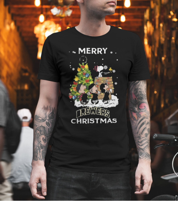 Milwaukee Brewers Snoopy Merry Christmas 2024 Peanuts Friends Holiday T-Shirt