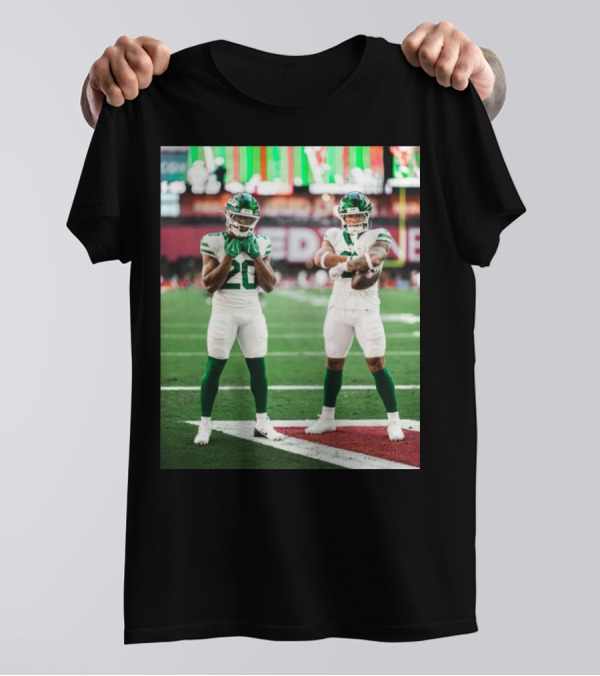 New York Jets NFL Breece Hall Vs Braelon Allen It’s Giving Album Cover Football Matchup T-Shirt
