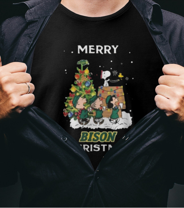 North Dakota State Bison Merry Christmas 2024 Snoopy And Friends T-Shirt