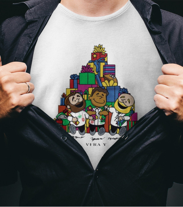 A Philly Special Christmas 2024 Philadelphia Eagles NFL Signatures Cartoon Charlie Brown Peanuts T-Shirt