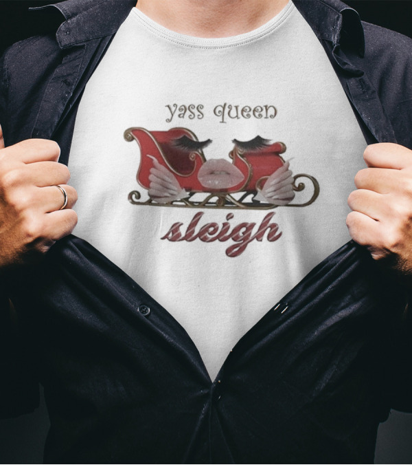 Yass Queen Sleigh Red Lips Fake Eyelashes T-Shirt