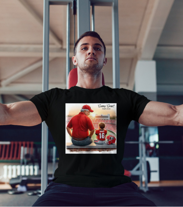 Brock Bowers Sonny Smart 1948-2025 Georgia Stadium Grandpa And Child Football Scene T-Shirt