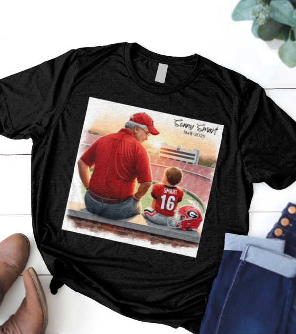 Brock Bowers Sonny Smart 1948-2025 Georgia Stadium Grandpa And Child Football Scene T-Shirt